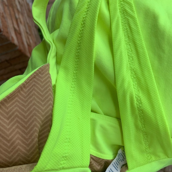 Lulemon women’s tank - Picture 3 of 4